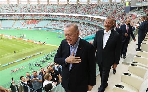 C­u­m­h­u­r­b­a­ş­k­a­n­ı­ ­E­r­d­o­ğ­a­n­ ­T­ü­r­k­i­y­e­-­G­a­l­l­e­r­ ­m­a­ç­ı­n­ı­ ­i­z­l­e­d­i­